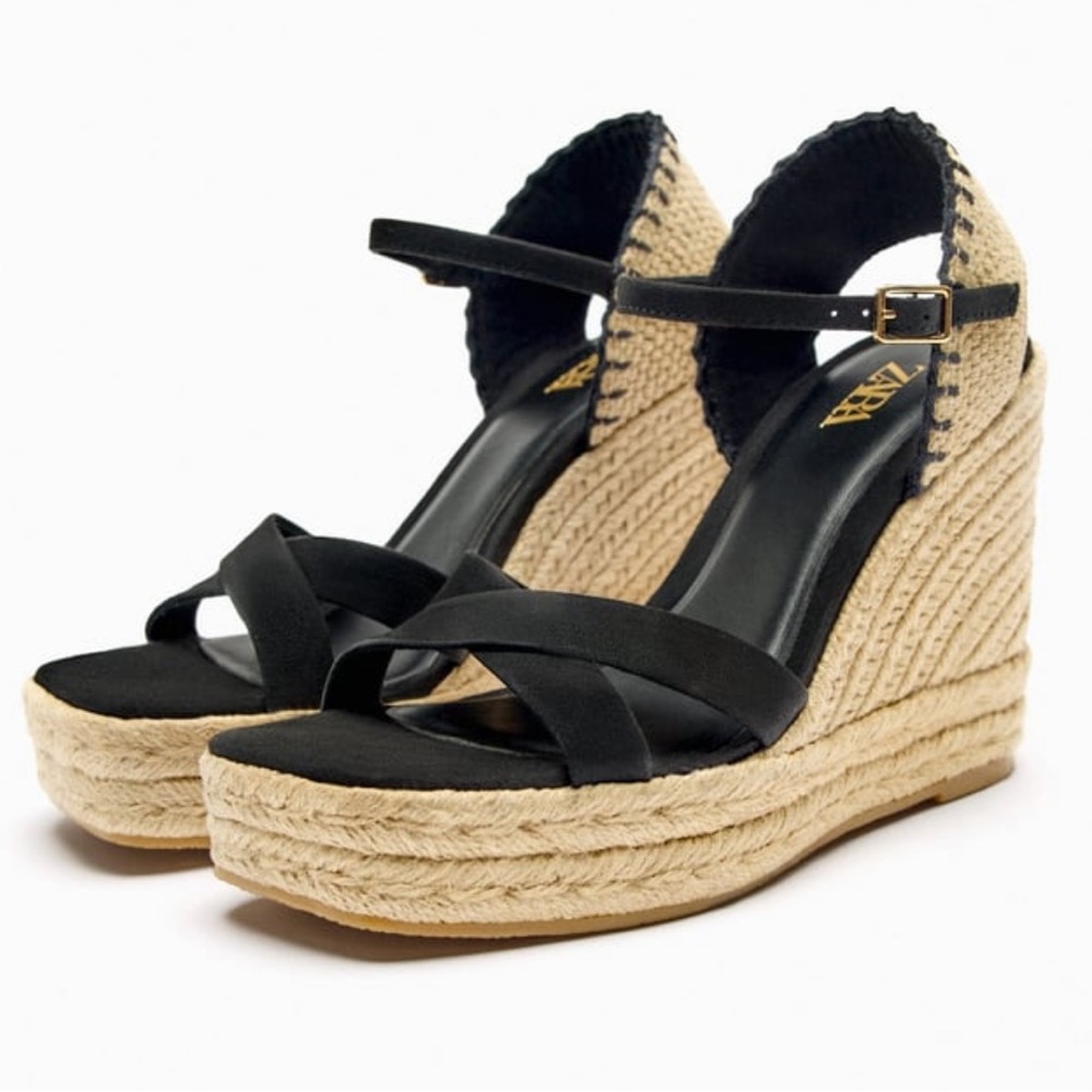 NWOT Zara Chunky Wedge